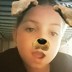 Meet your Posher, Anayeliz